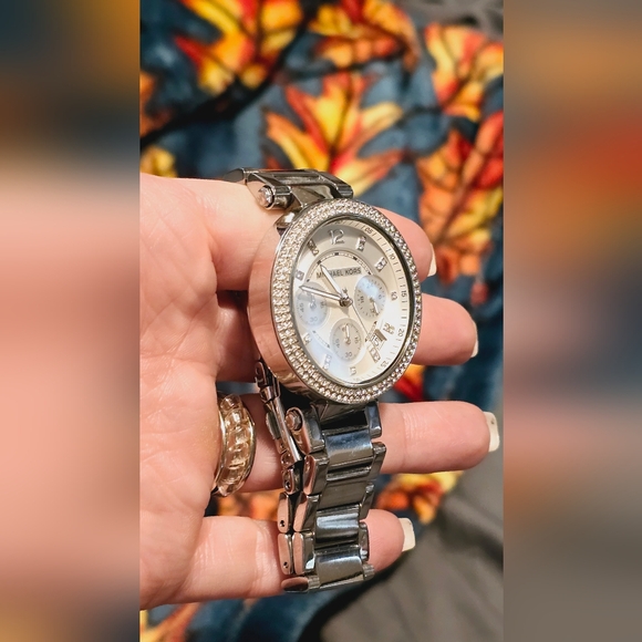 Michael Kors ladies silver watch - Picture 5 of 7